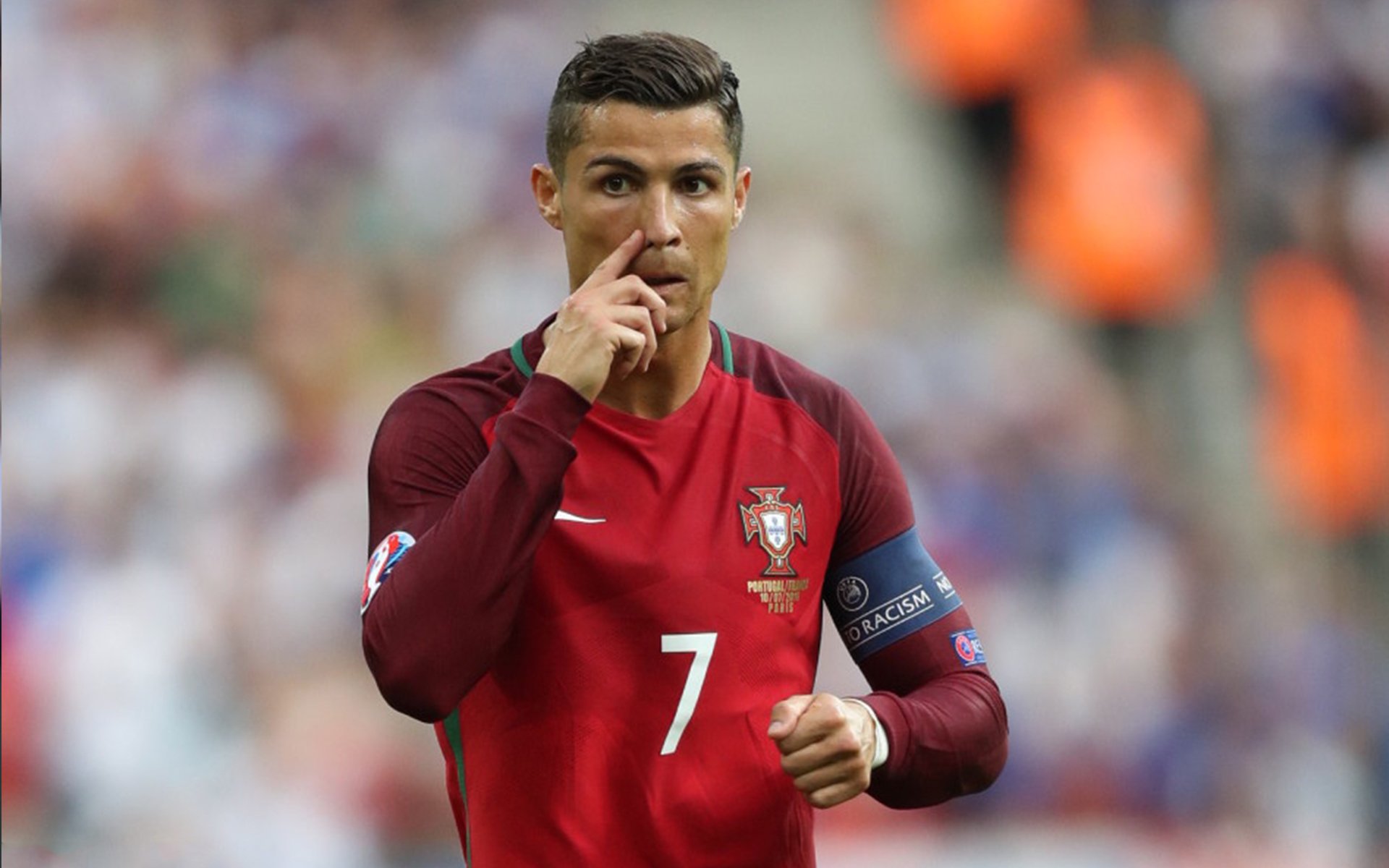 埃弗顿前场抢断直接转化为进攻机会,埃弗顿对