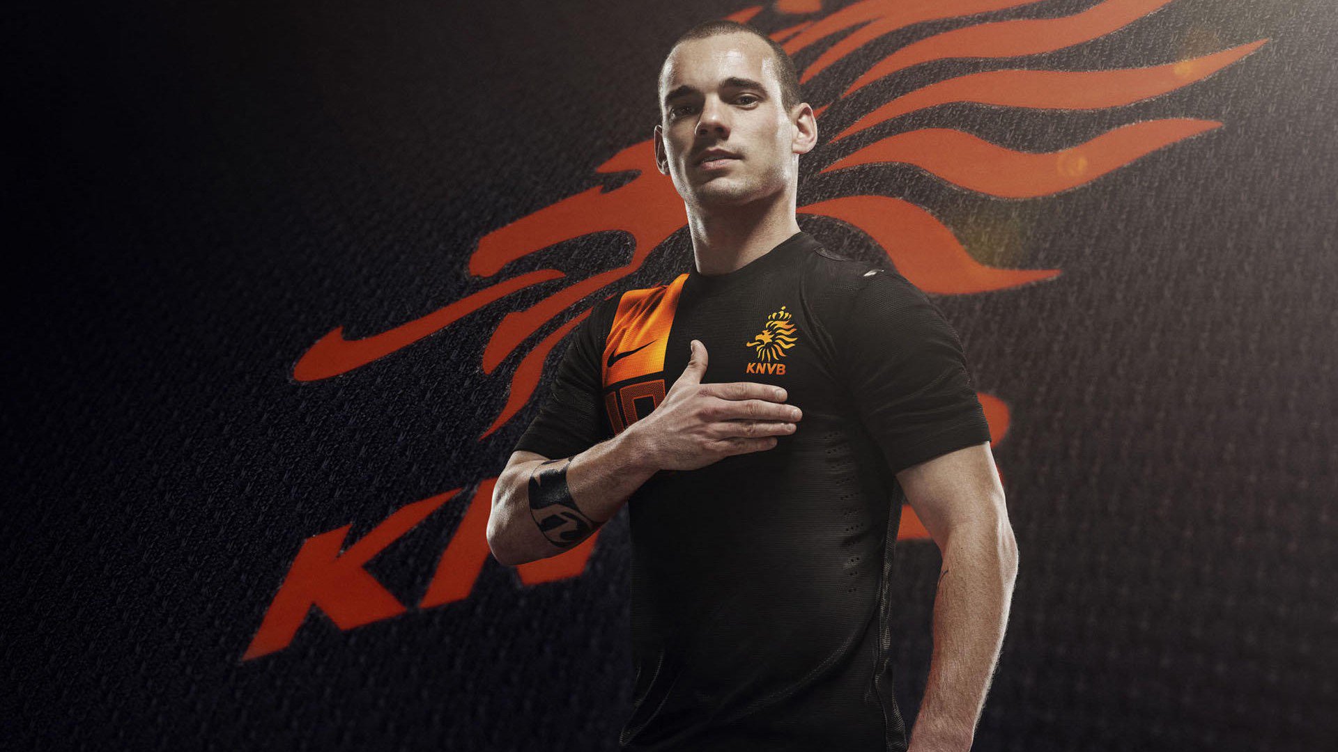 英超冠军悬念不断：精彩激烈的拼抢！，英超争冠