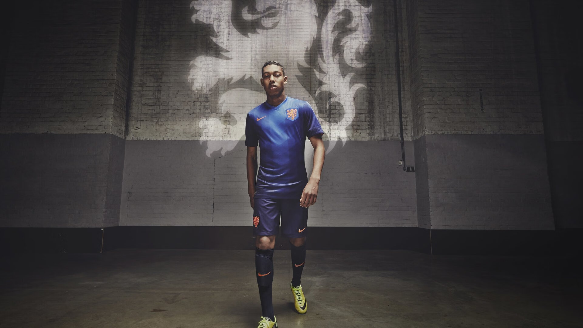 哈维·西蒙斯在热刺12场表现黯淡，如何激活其“高级属性”？